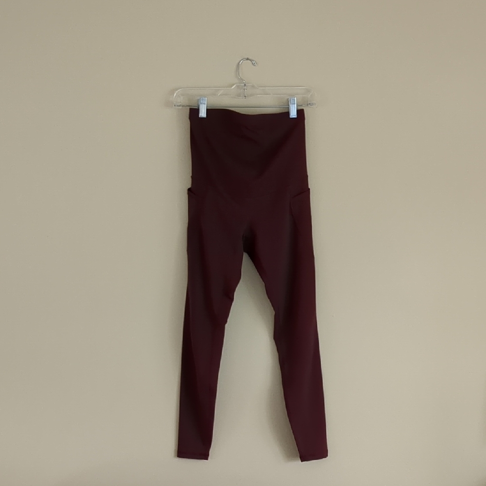 XS Maternity Old Navy Active High Rise Powersoft Capri Length Leggings